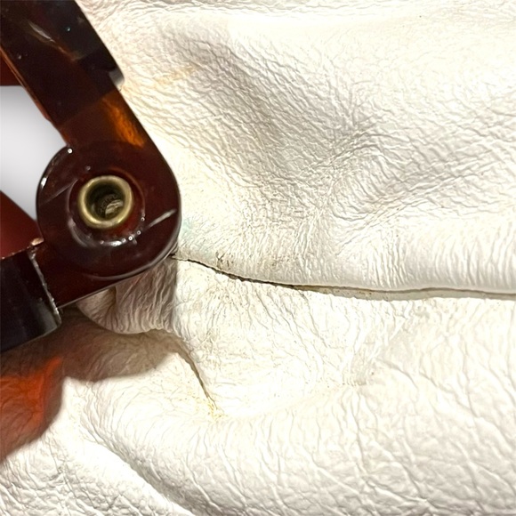 Vintage White Italian Leather Clutch With Tortoiseshell Lucite Kiss-Lock Frame - Picture 10 of 11